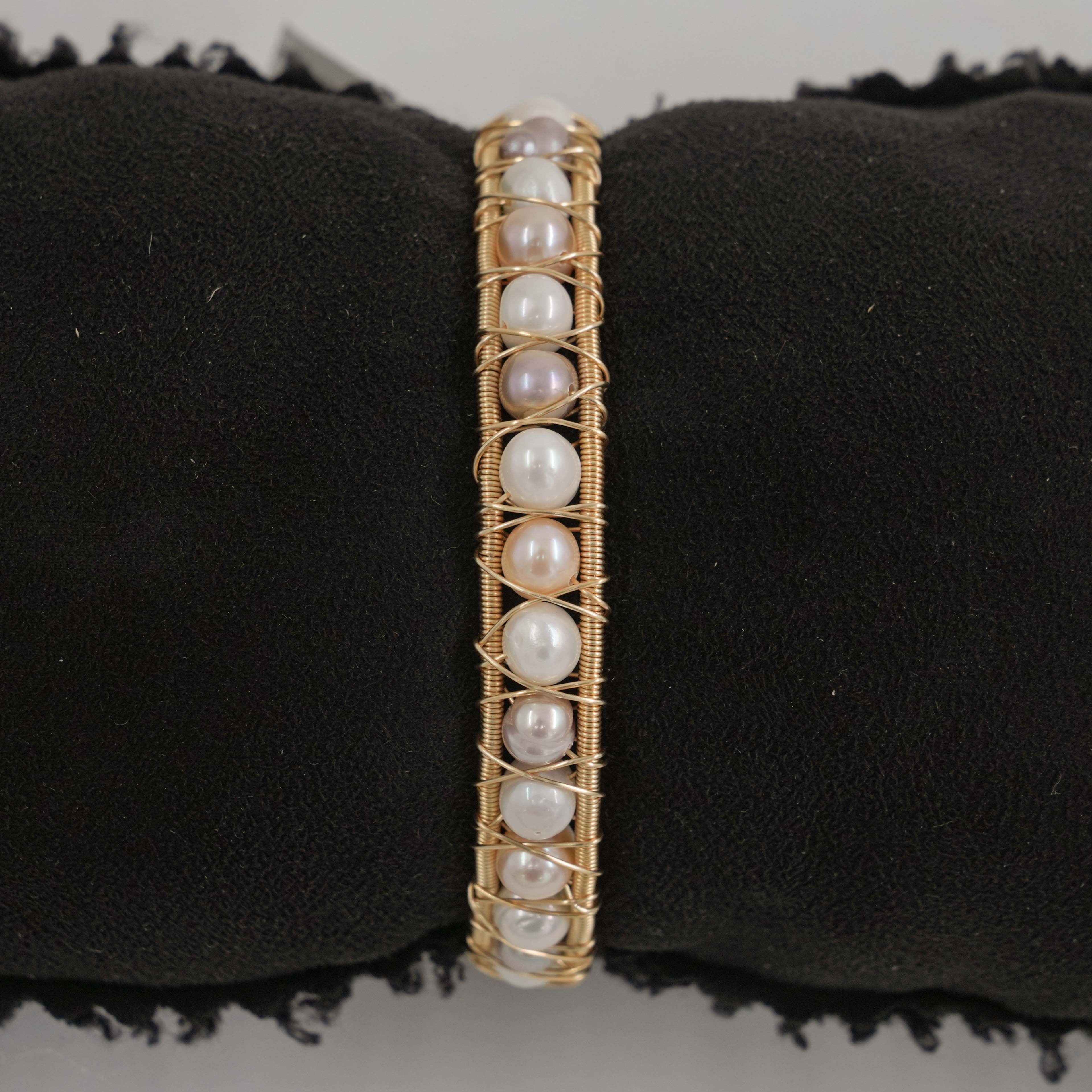 The Pearl Atelier by Kabra Pearls - Gold Polished Pearl Bracelet Shaded